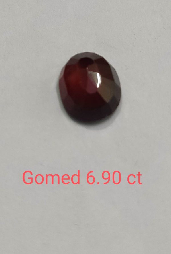 Gomed stone